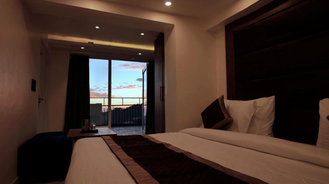 Hotel Brite Star موسوري المظهر الخارجي الصورة